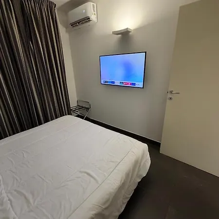 Qatar *